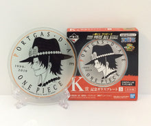 Load image into Gallery viewer, *Rare* One Piece All Star Plates! *Straight from Japan*
